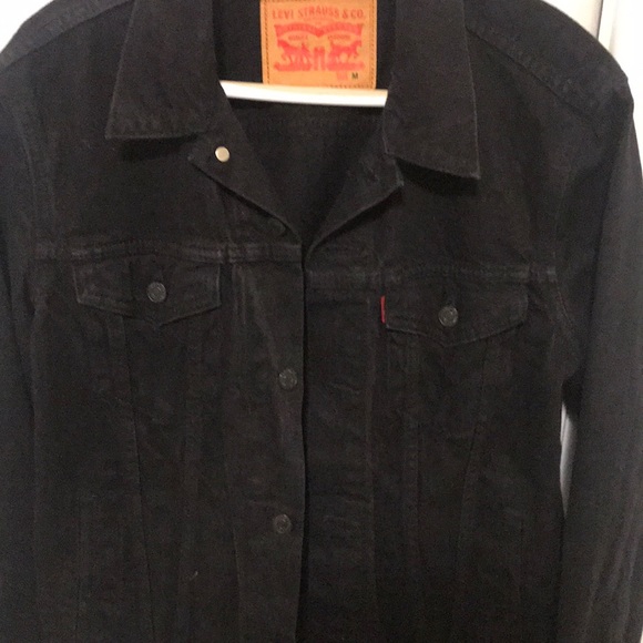 Black Levi’s denim jacket - Picture 1 of 3